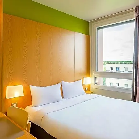 Marne-la-vallee Gare 3 Etoiles Hotel