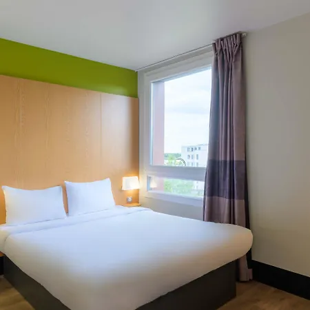 Marne-la-vallee Gare 3 Etoiles Hotel